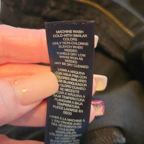 White House Black Market Capri Womens Size 6 Black Mid Rise Stretch Casual - Picture 5 of 12